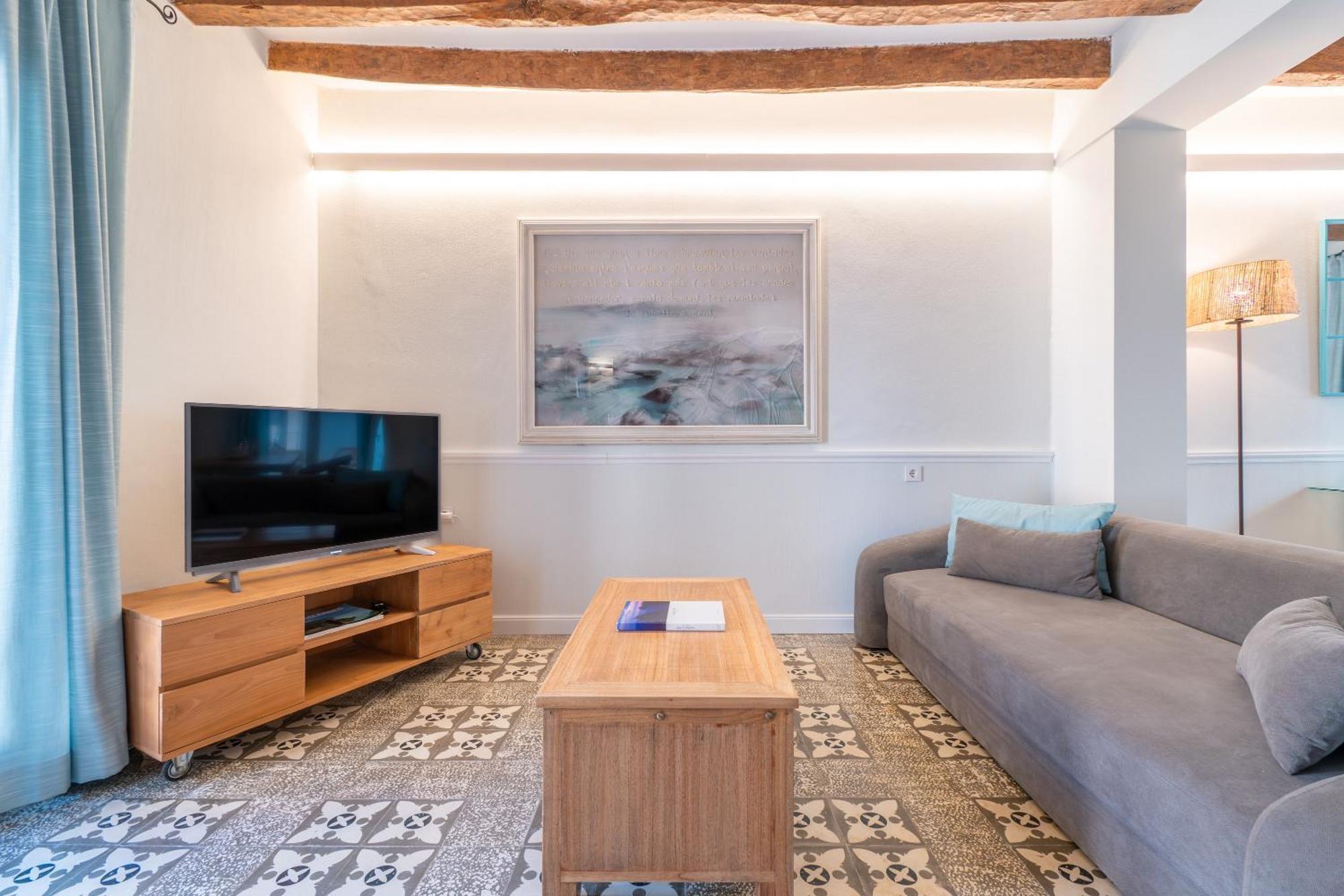 32 1 Apartment *