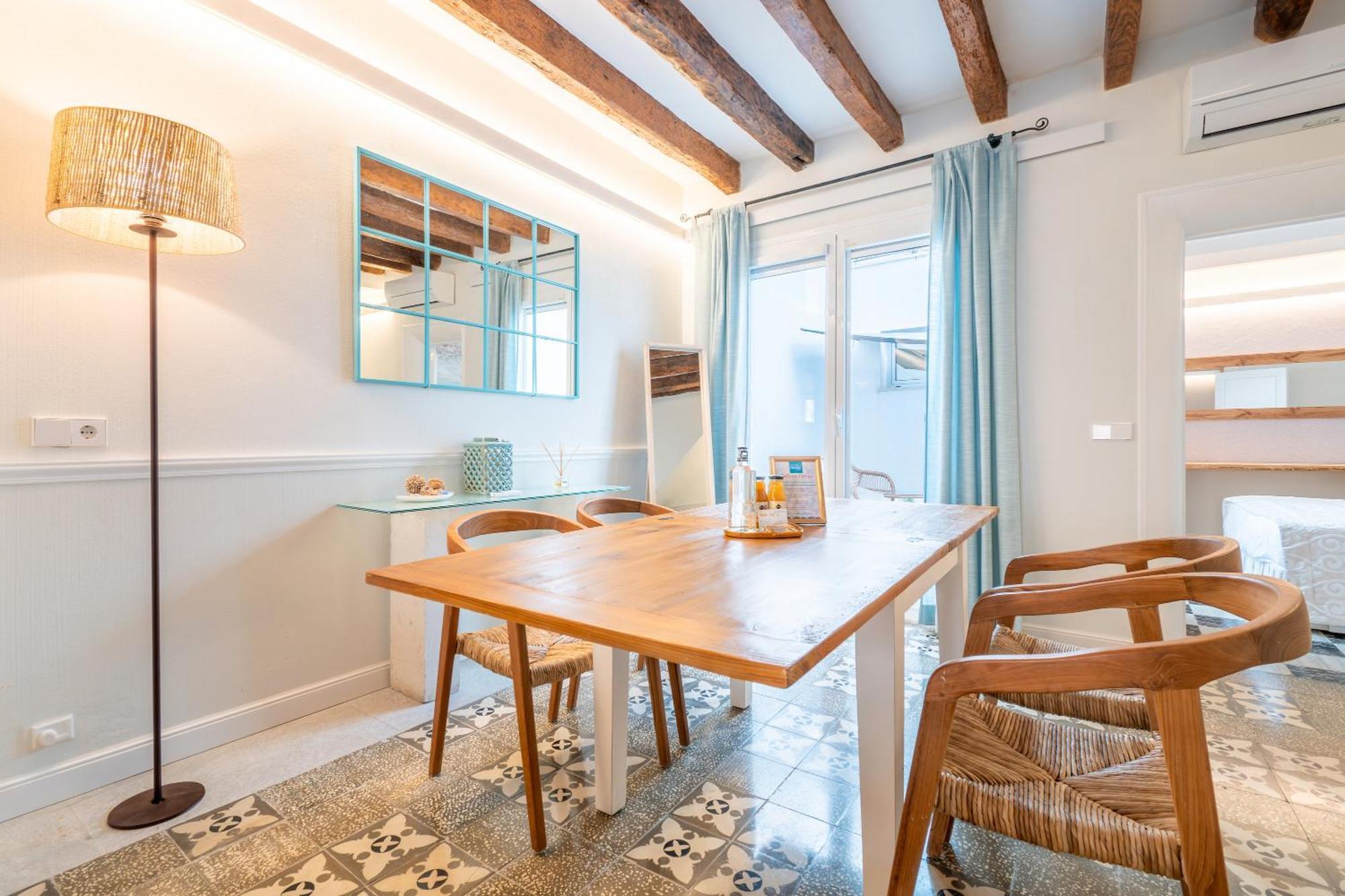 32 1 Apartment *
